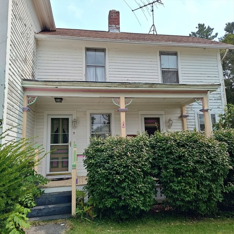 Exterior, Facade, American Foursquare