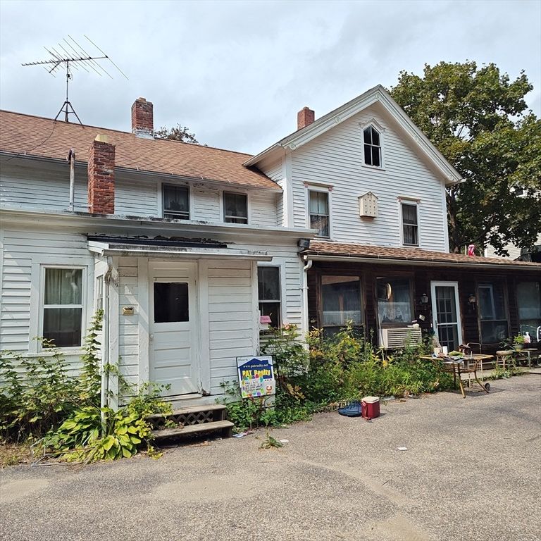 Exterior, Facade, Queen Anne Victorian