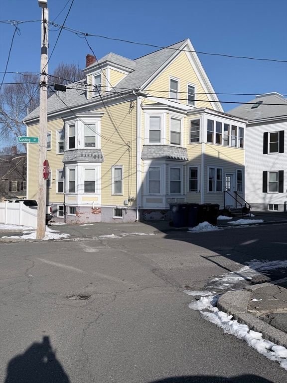 Exterior, Facade, Queen Anne Victorian