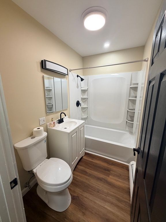Bathroom, Interior, Recessed Lighting, Wood Texture Flooring