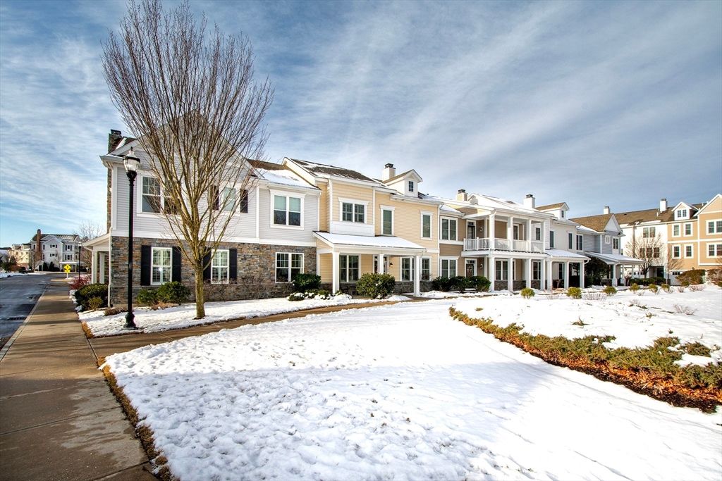 Exterior, Facade, Solar Panels, Rowhouse