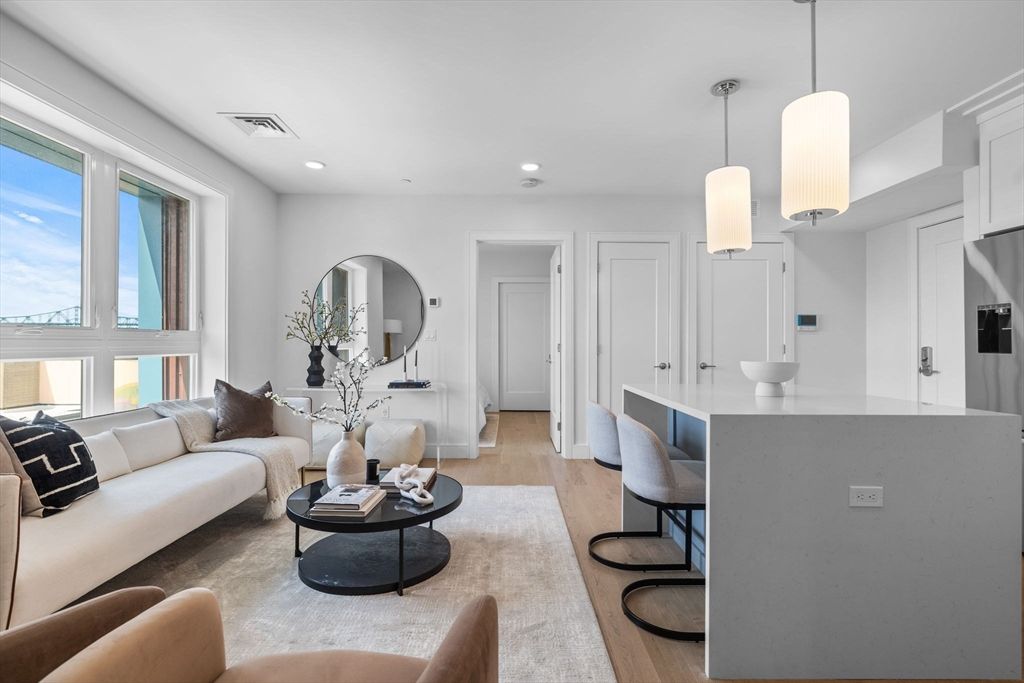 Interior, Living room, Pendant Lights, Recessed Lighting, Wood Texture Flooring