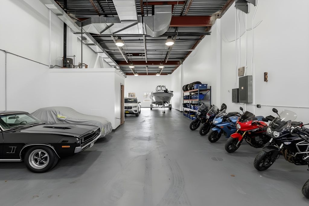 Garage, Interior