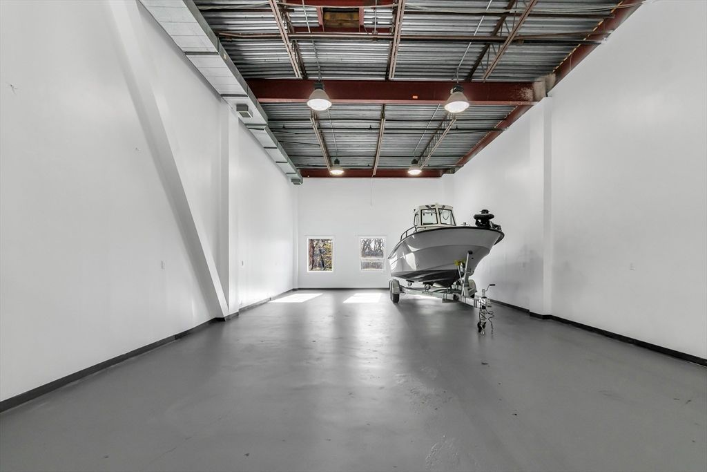 Garage, Interior
