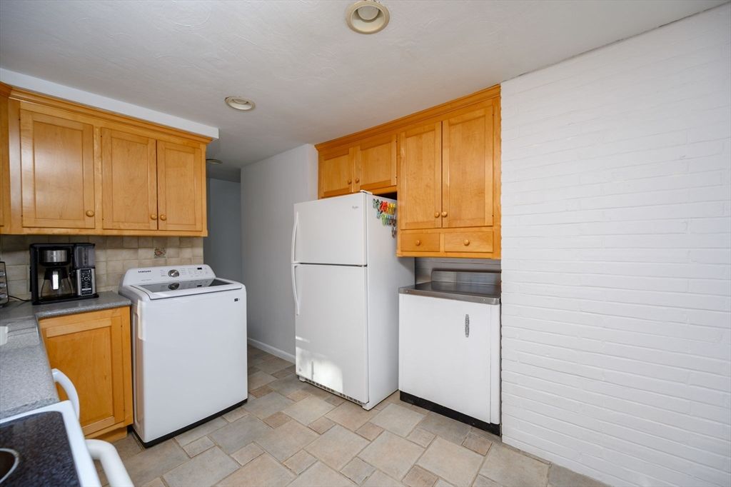 Interior, Kitchen, Recessed Lighting, Washer