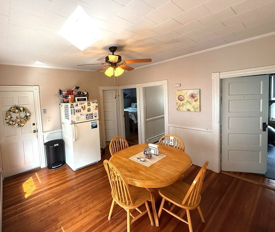 Dining room, Interior, Wood Texture Flooring