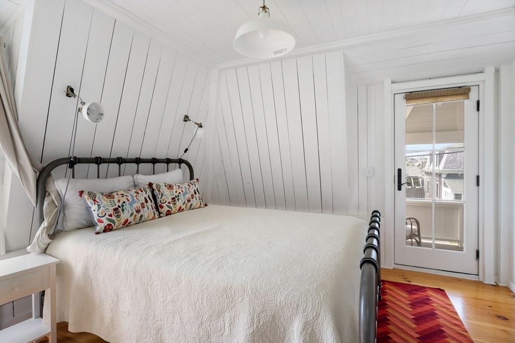 Bedroom, Interior, Pendant Lights, Wood Texture Flooring