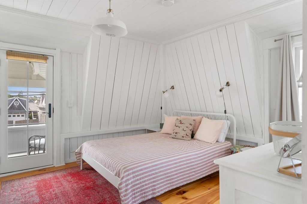 Bedroom, Interior, Pendant Lights
