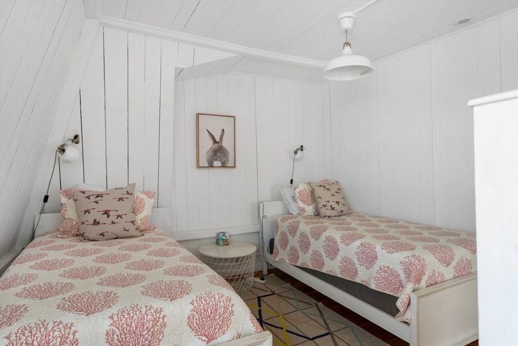 Bedroom, Interior, Pendant Lights