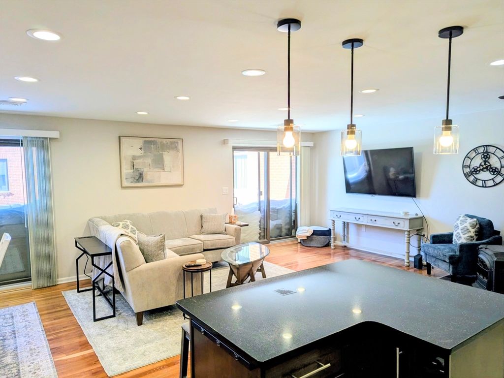 Interior, Living room, Pendant Lights, Recessed Lighting, Wood Texture Flooring