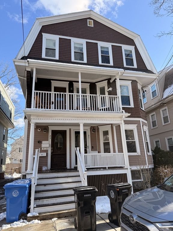 Exterior, Facade, Queen Anne Victorian