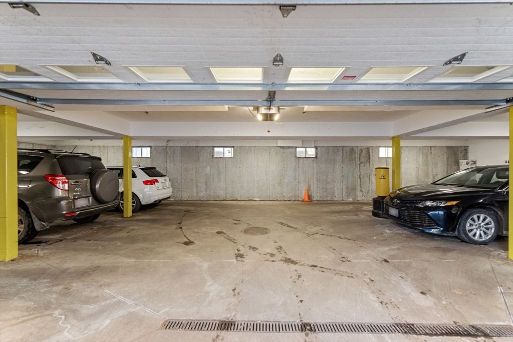 Garage, Interior