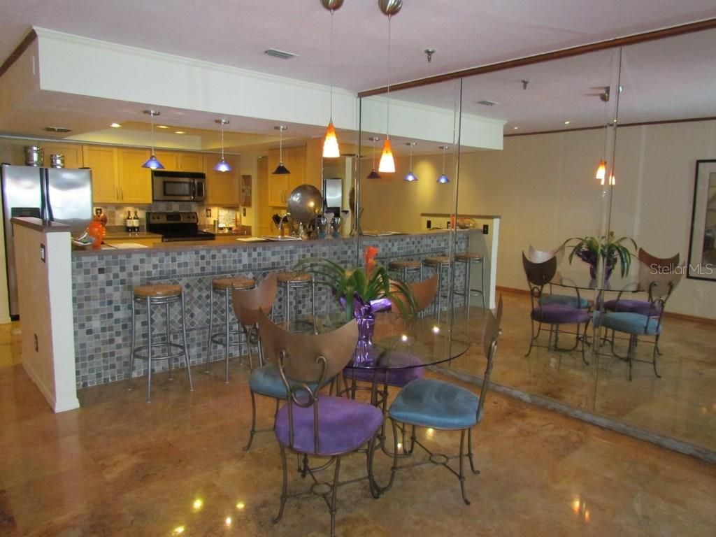 Dining room, Interior, Kitchen, Pendant Lights, Recessed Lighting, Stainless Steel Appliances