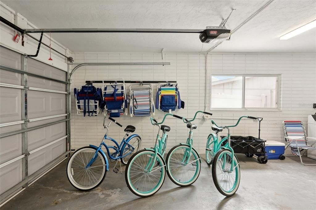 Garage, Interior