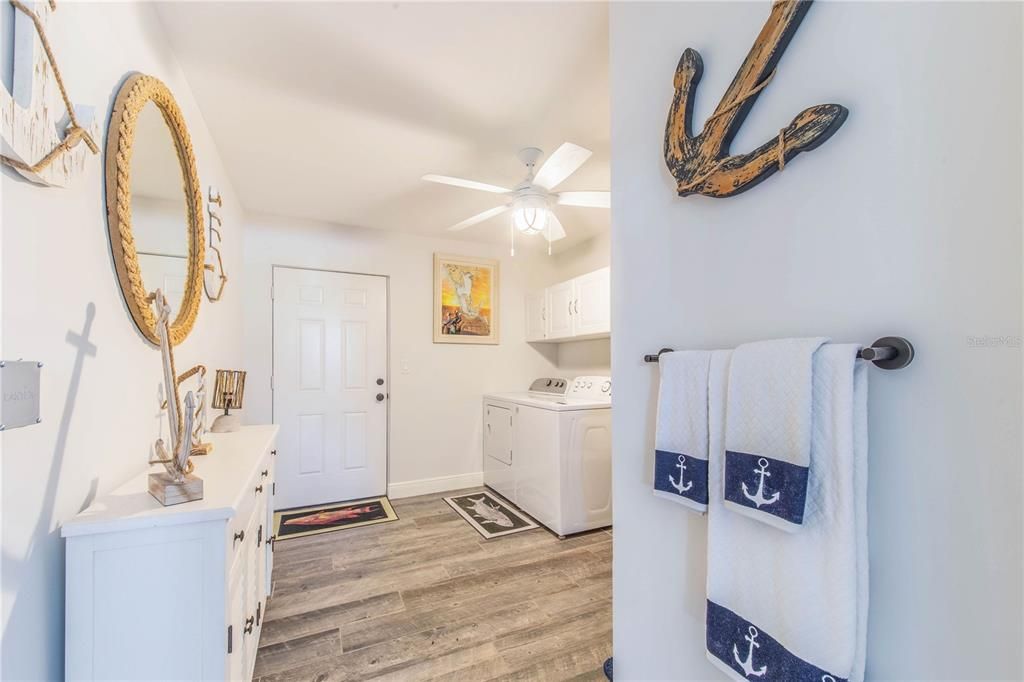Interior, Washer, Wood Texture Flooring