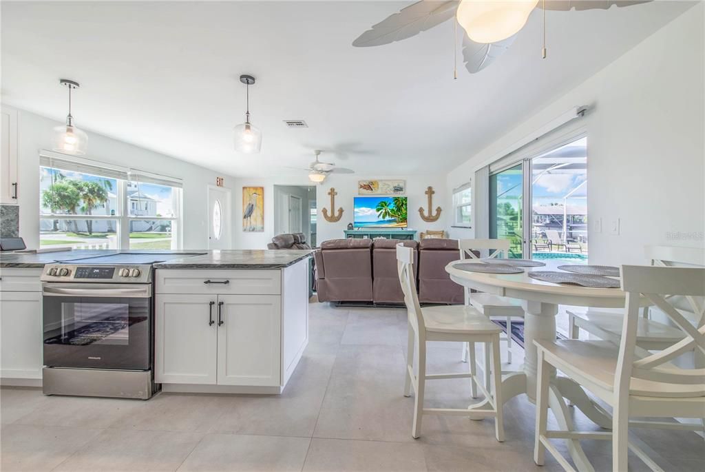 Dining room, Interior, Kitchen, Pendant Lights