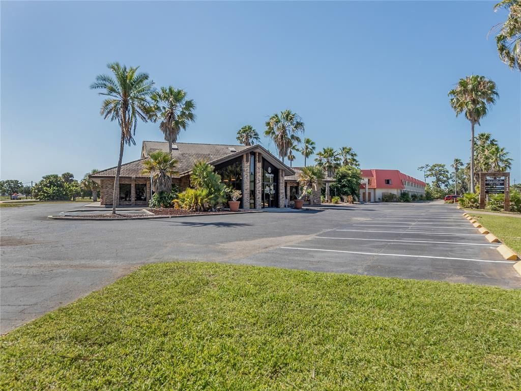 Backyard, Exterior, Facade, Ranch