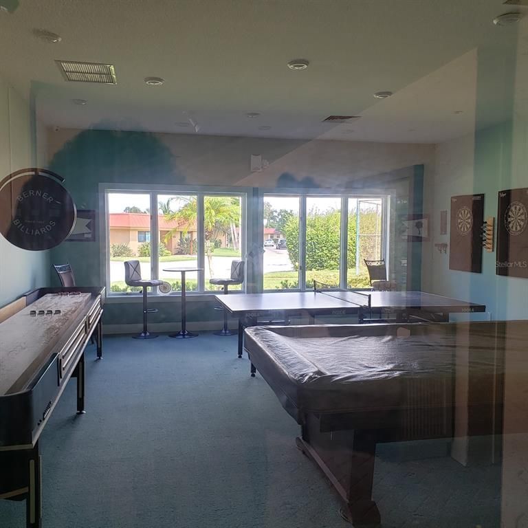 Game Room, Interior, Recessed Lighting