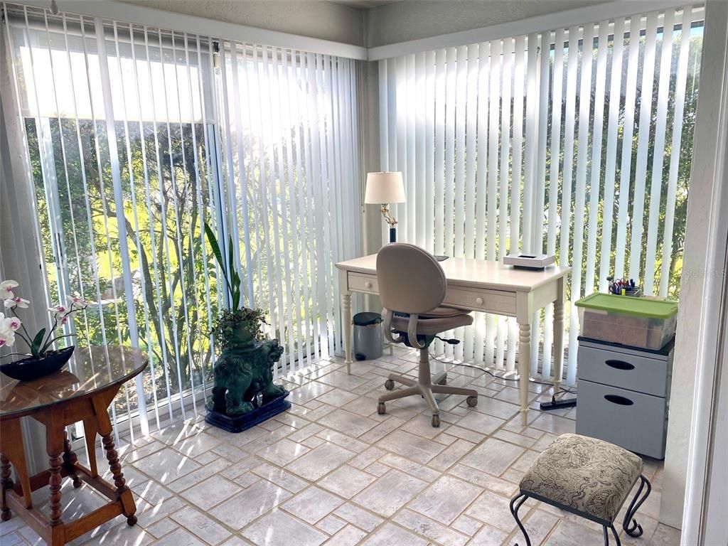 Home Office, Interior