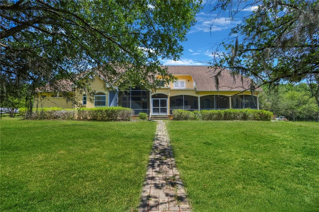 Backyard, Exterior
