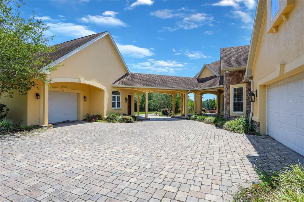 Attached, Exterior, Facade, Mediterranean