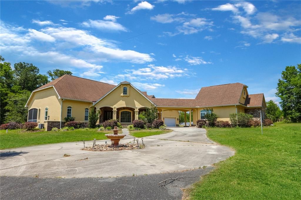 Backyard, Exterior, Facade, Ranch