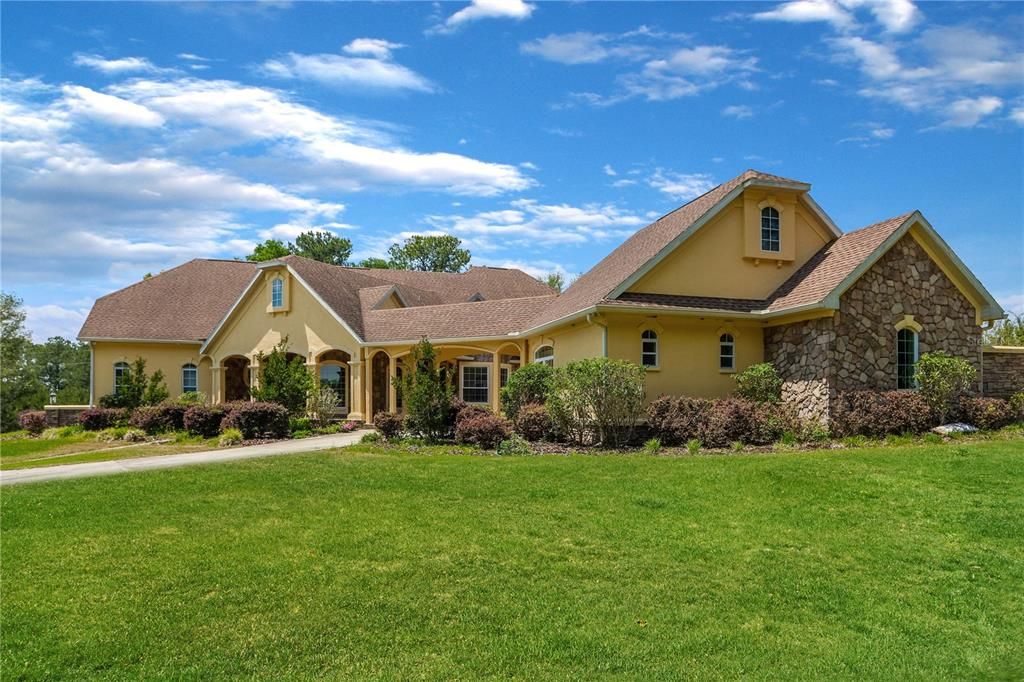 Backyard, Exterior, Facade, Ranch