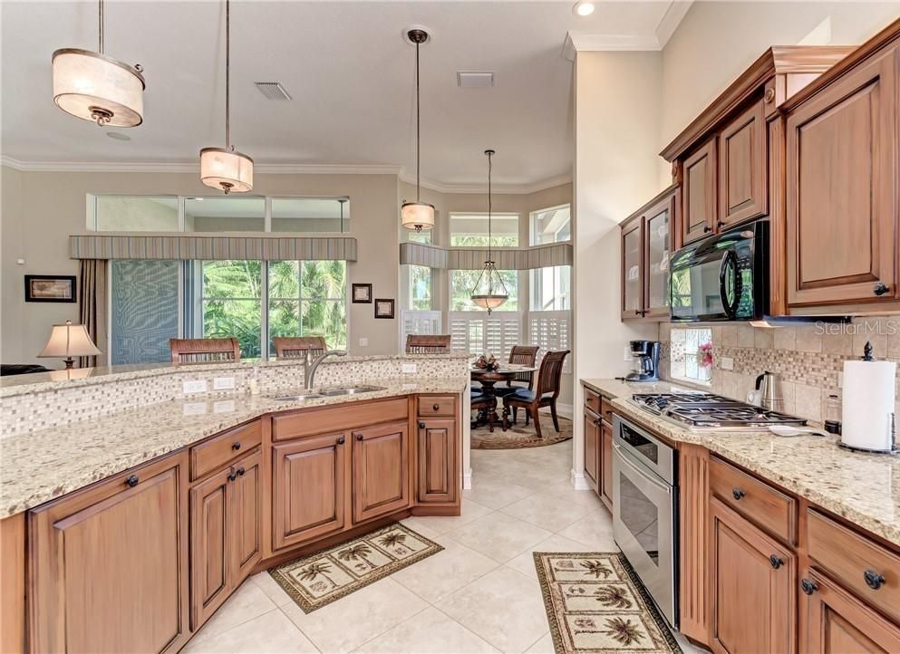 Dining room, Interior, Kitchen, Pendant Lights, Recessed Lighting