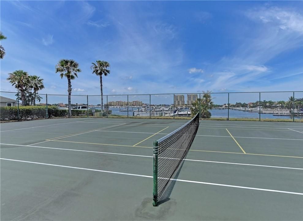 Exterior, Tennis Courts