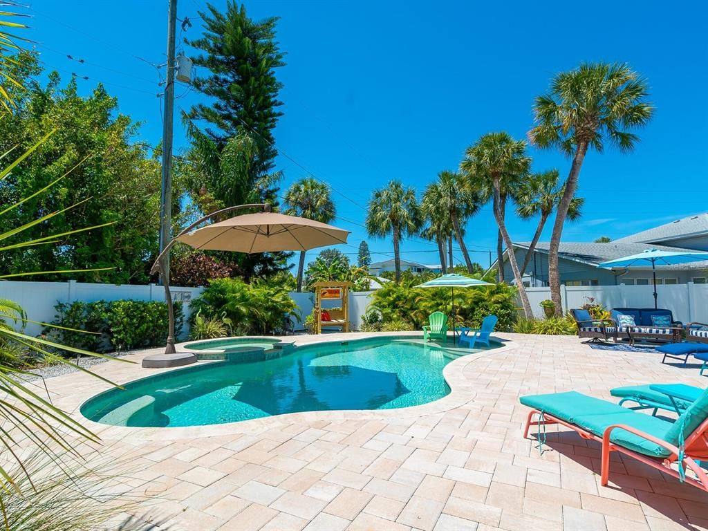 Exterior, Pool
