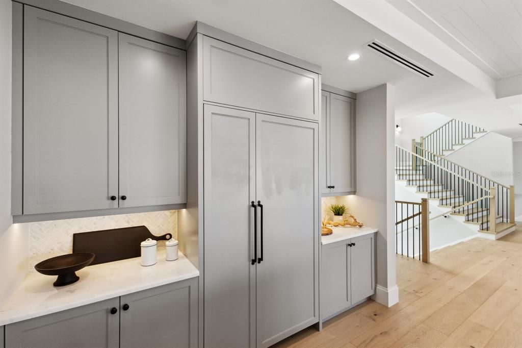Interior, Recessed Lighting, Wood Texture Flooring