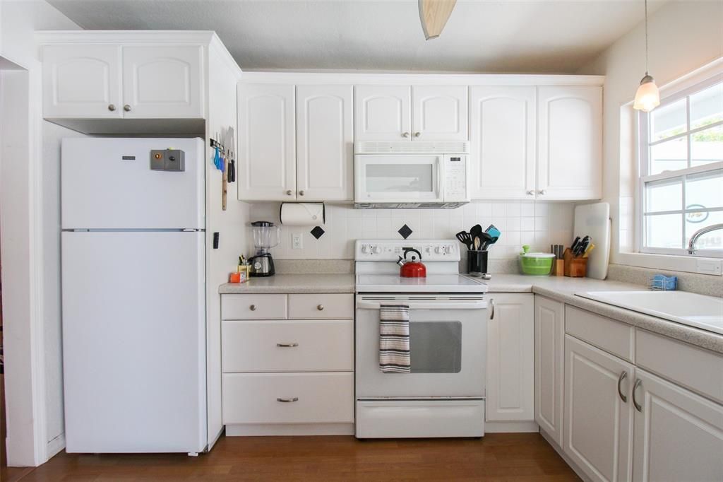 Interior, Kitchen, Wood Texture Flooring, Pendant Lights