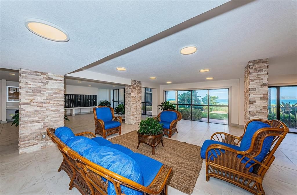 Interior, Living room, Marble, Recessed Lighting, Stone Walls, Water
