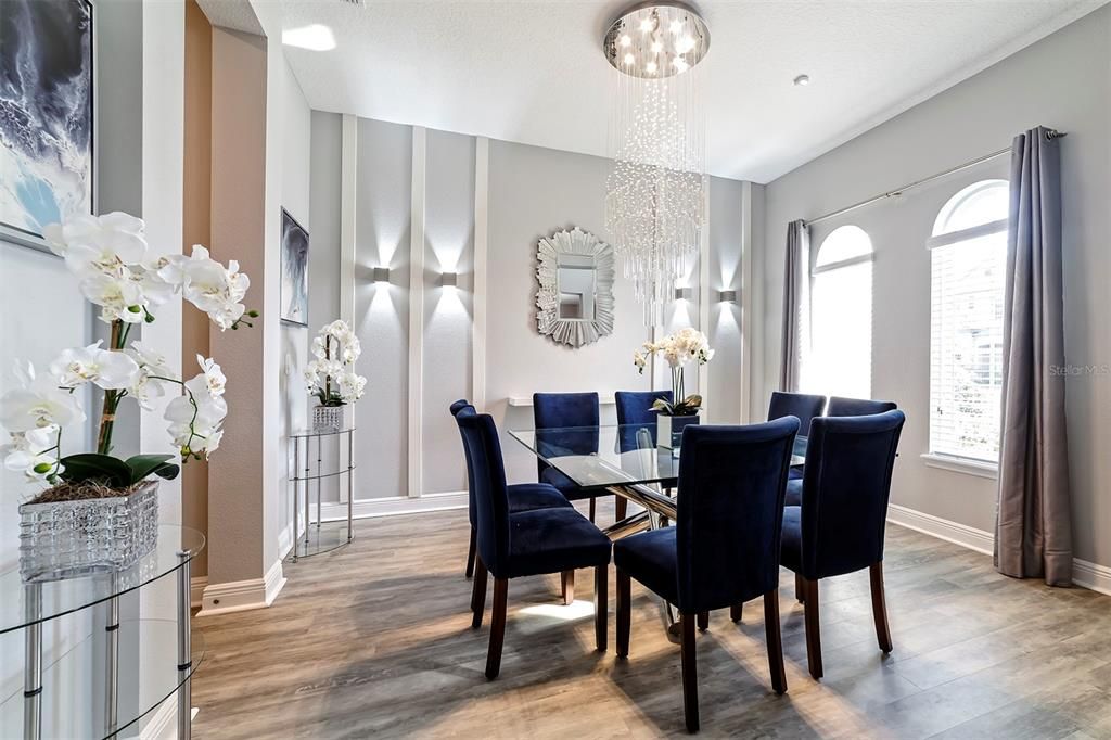 Chandelier, Dining room, Interior, Recessed Lighting, Wood Texture Flooring