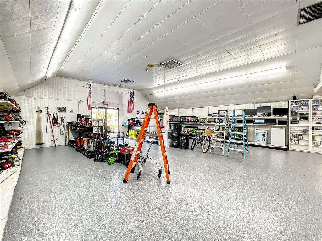 Garage, Interior