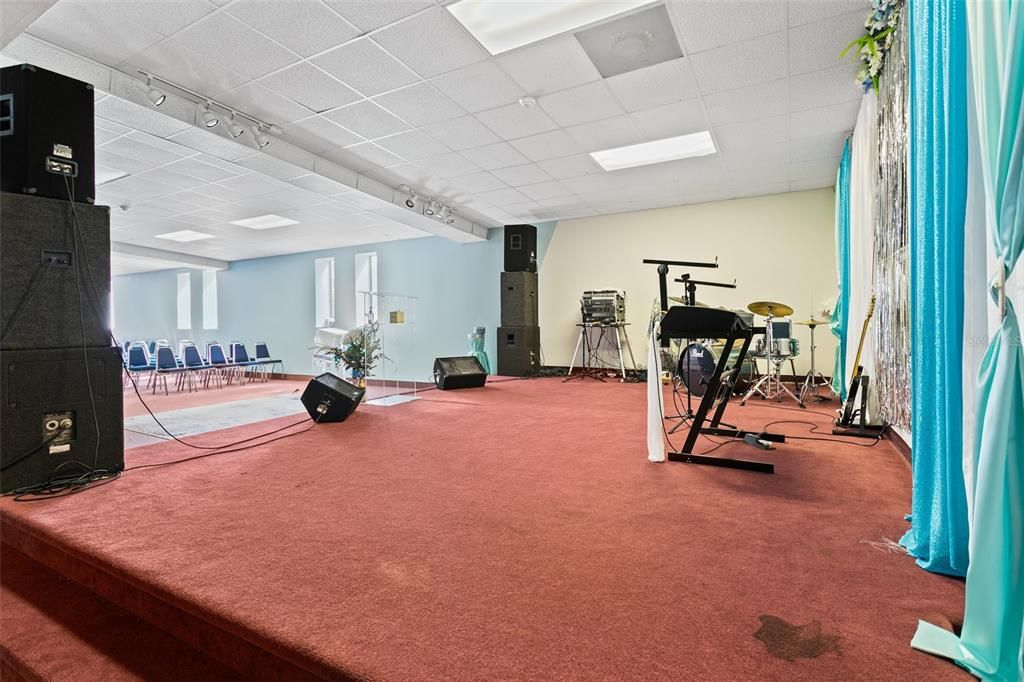 Fitness Equipment, Interior, Recessed Lighting