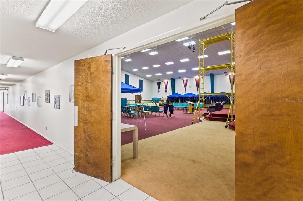 Dining room, Interior, Recessed Lighting