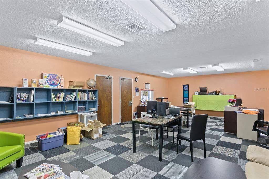 Home Office, Interior