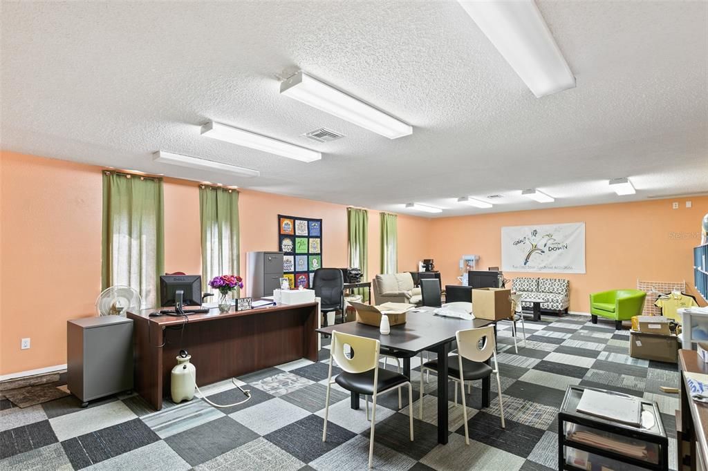 Home Office, Interior