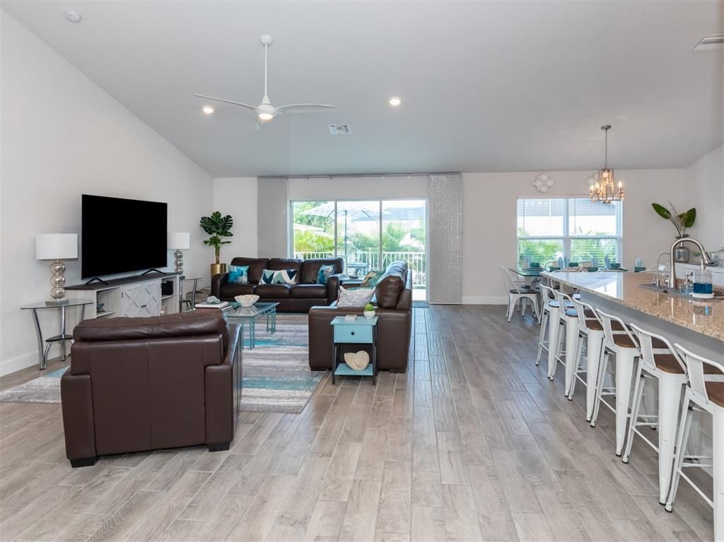 Chandelier, Dining room, Interior, Living room, Recessed Lighting, Wood Texture Flooring