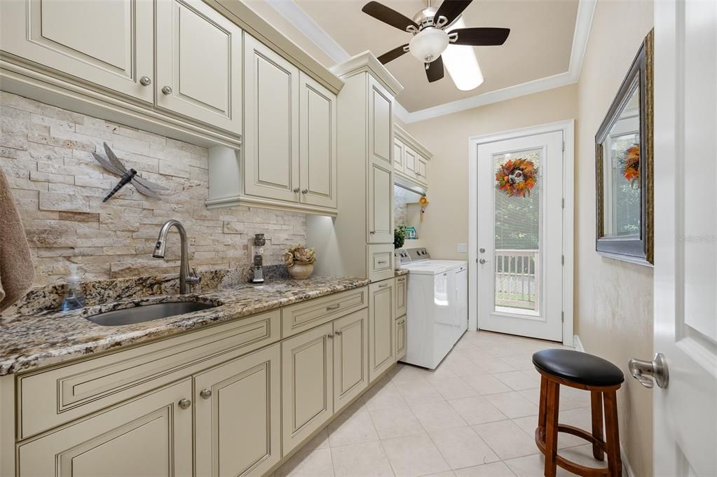 Interior, Kitchen, Stone Walls, Washer