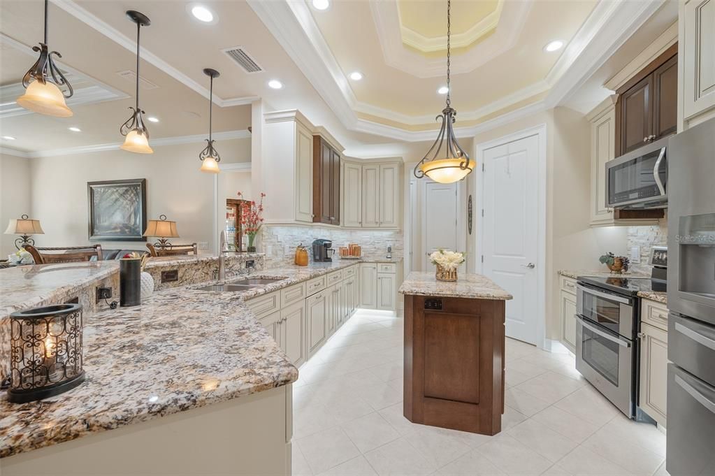 Interior, Kitchen, Pendant Lights, Recessed Lighting, Stainless Steel Appliances