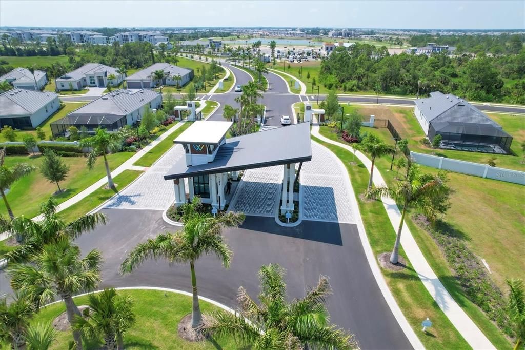 Exterior, Drone