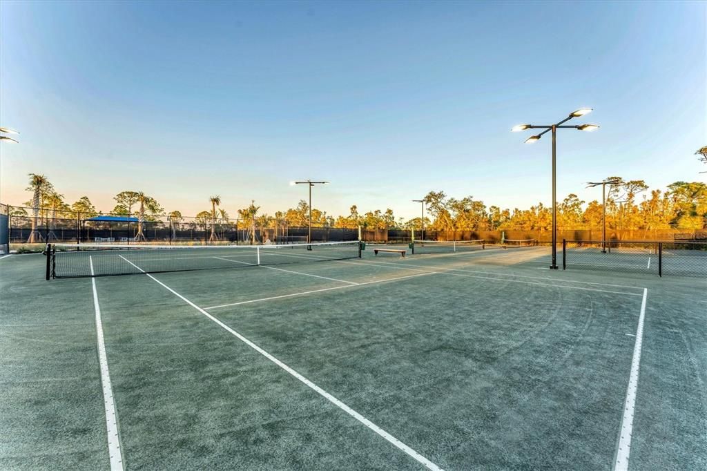 Exterior, Tennis Courts