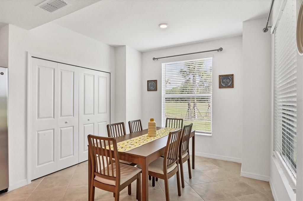 Dining room, Interior, Recessed Lighting
