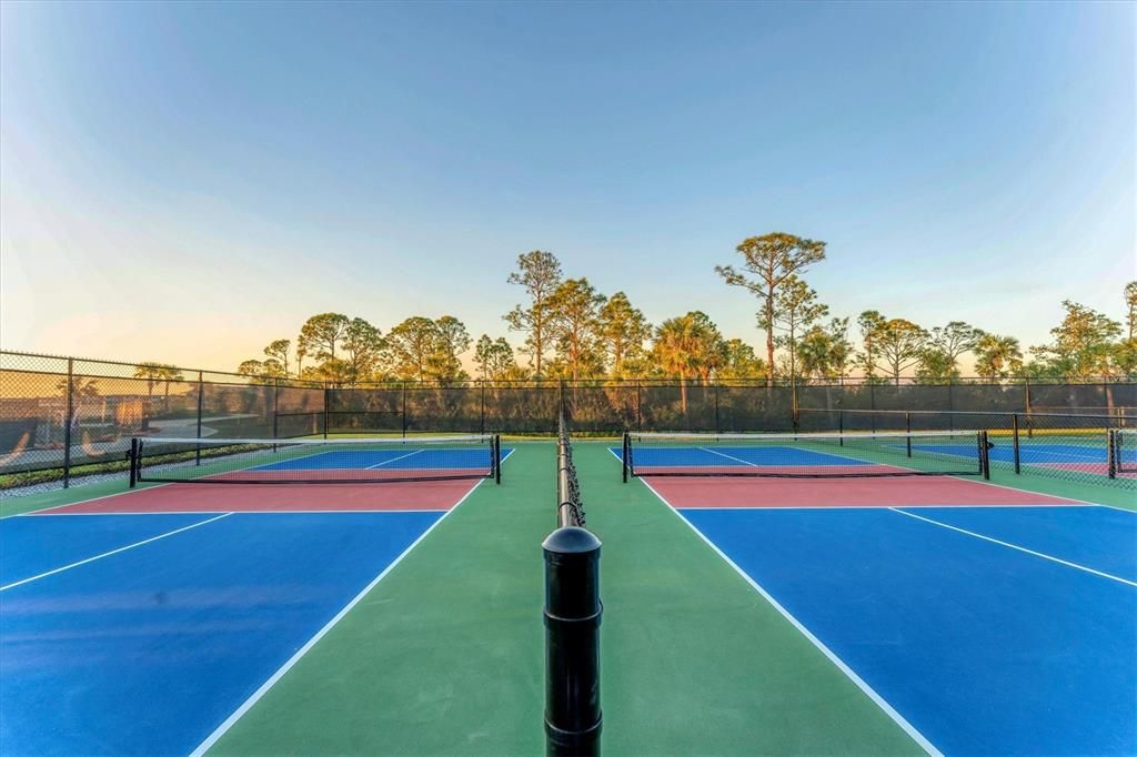 Exterior, Tennis Courts
