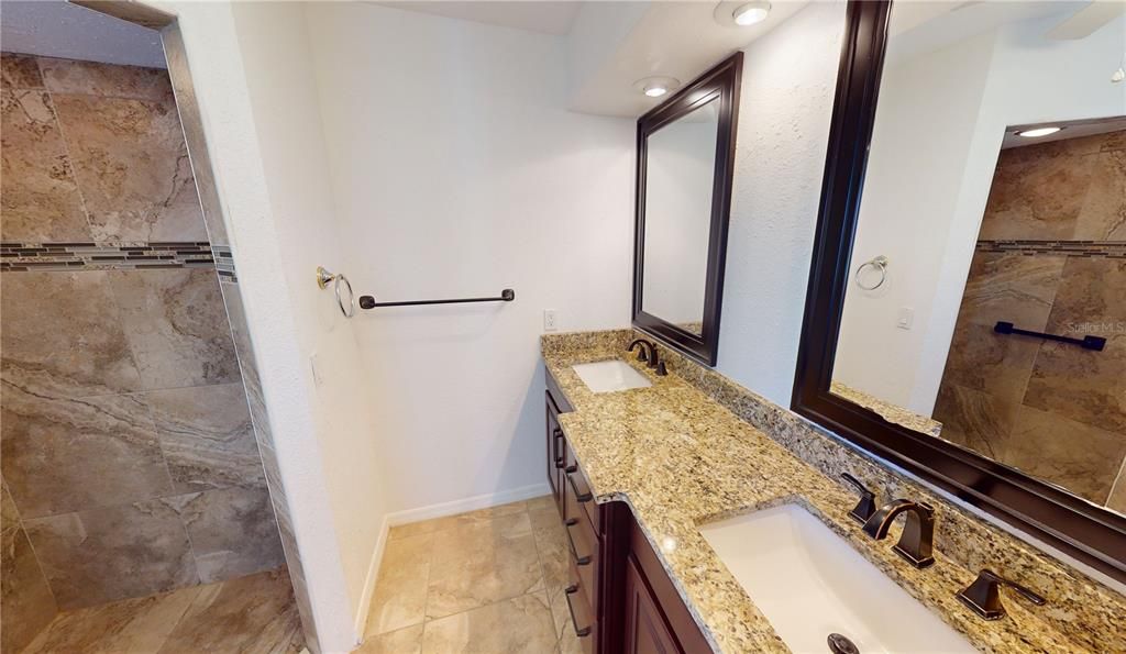 Bathroom, Dual Sink Vanities, Interior, Recessed Lighting