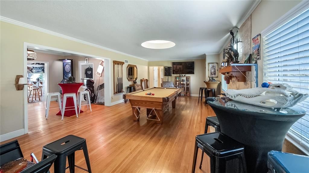 Billiard Table, Game Room, Interior, Wood Texture Flooring
