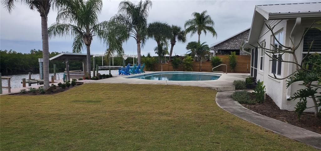 Exterior, Pool