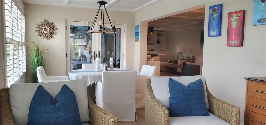 Dining room, Interior, Living room, Pendant Lights
